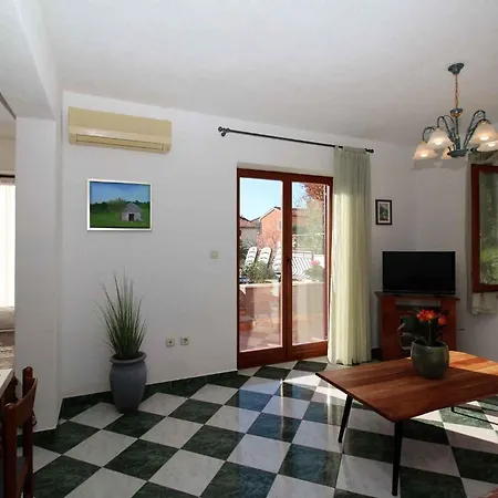Apartament In 16698 Rabac